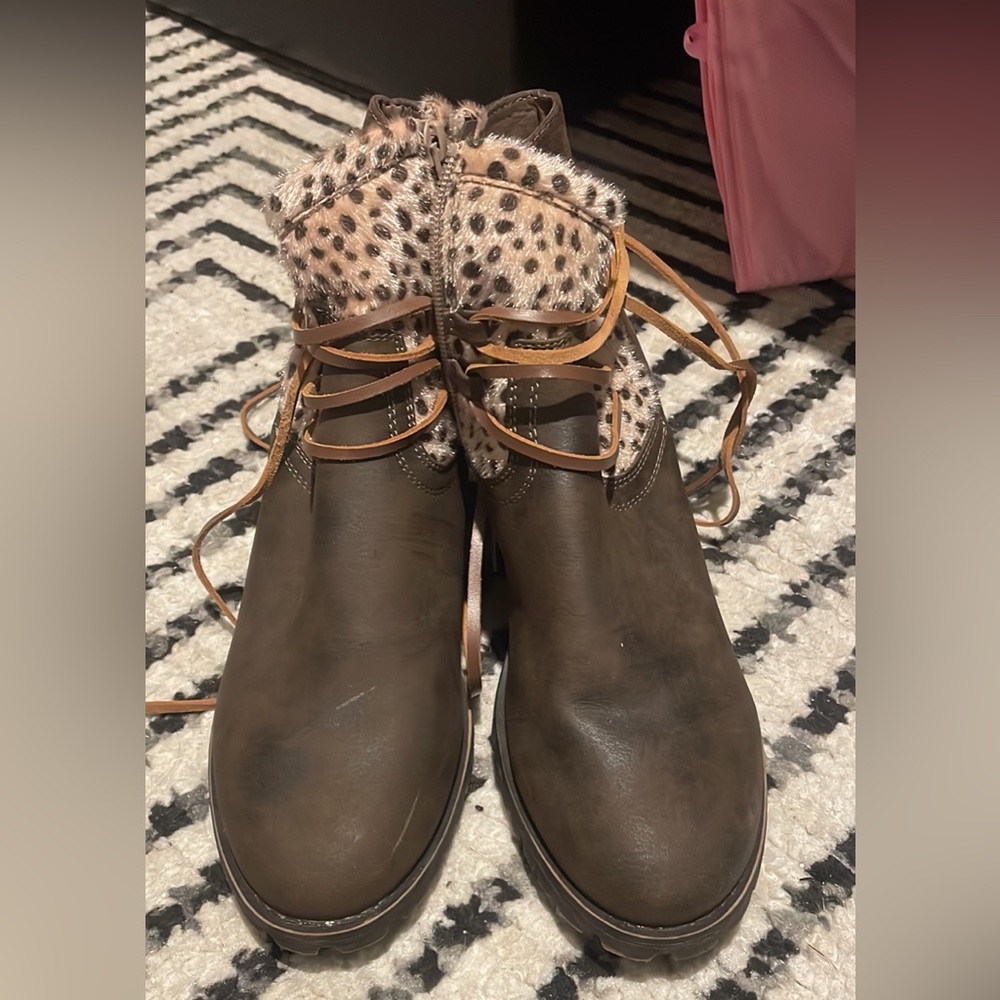 Heeled boots